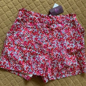 New JCrew floral shorts with ruffle pocket, sz 2